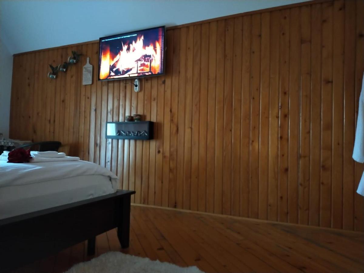Отель Casa Maria Roses Рышнов Экстерьер фото
