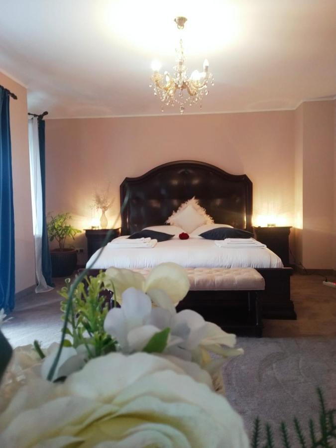 Отель Casa Maria Roses Рышнов Экстерьер фото