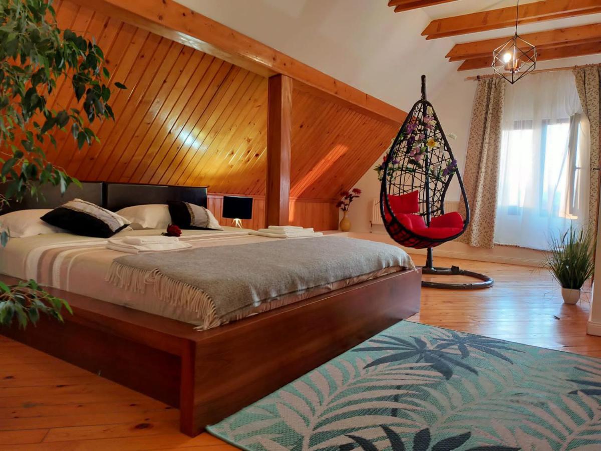 Отель Casa Maria Roses Рышнов Экстерьер фото